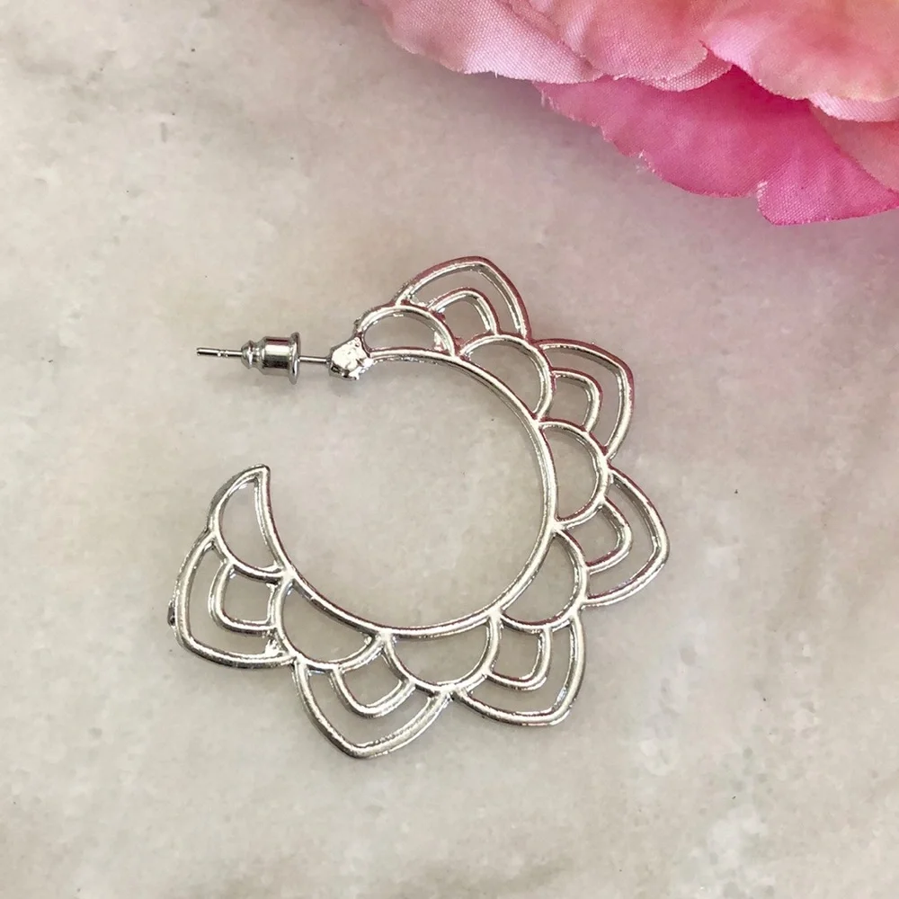 Open Flower Silver Plated Hoop Earrings - Picture 2 of 3
